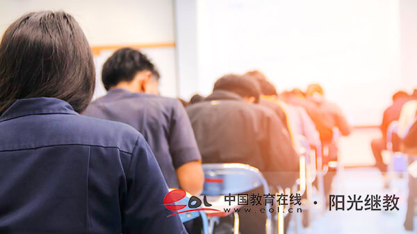 自考報(bào)名是多久？適用人群有哪些？