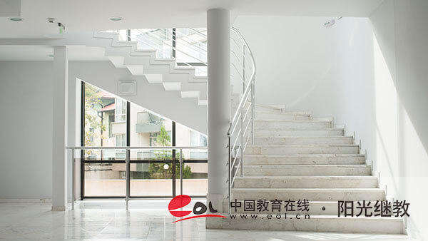 ?？茖W(xué)歷怎么報(bào)名成人高考？報(bào)名專升本有什么條件？