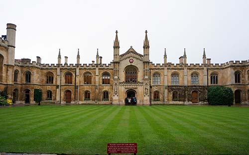 英國(guó)跨專業(yè)計(jì)算機(jī)留學(xué)嗎？英國(guó)計(jì)算機(jī)碩士好找工作嗎？