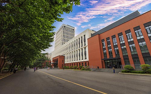 米蘭理工大學(xué)建筑學(xué)留學(xué)費(fèi)用多少一年？米蘭理工大學(xué)建筑學(xué)專業(yè)怎么樣？